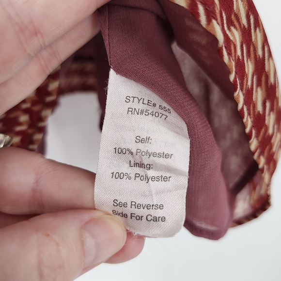 CAbi Womens Camisole Top Size M Maroon Oxblood Houndstooth Chiffon Flowy - Picture 7 of 8